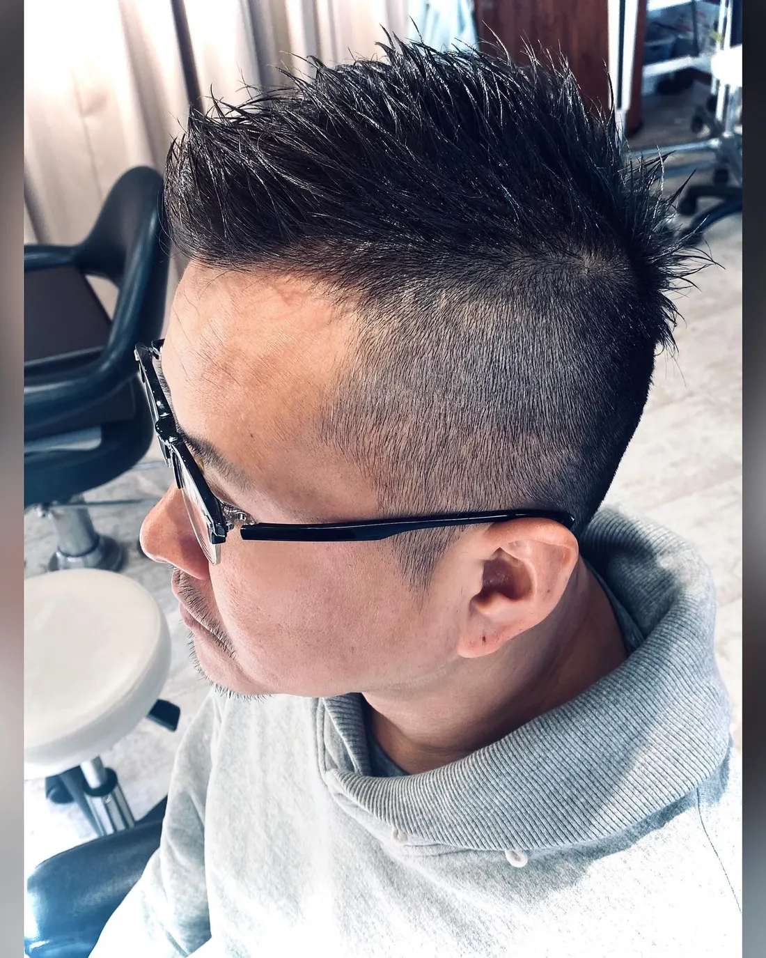 フェード・メンズパーマのヘアスタイル