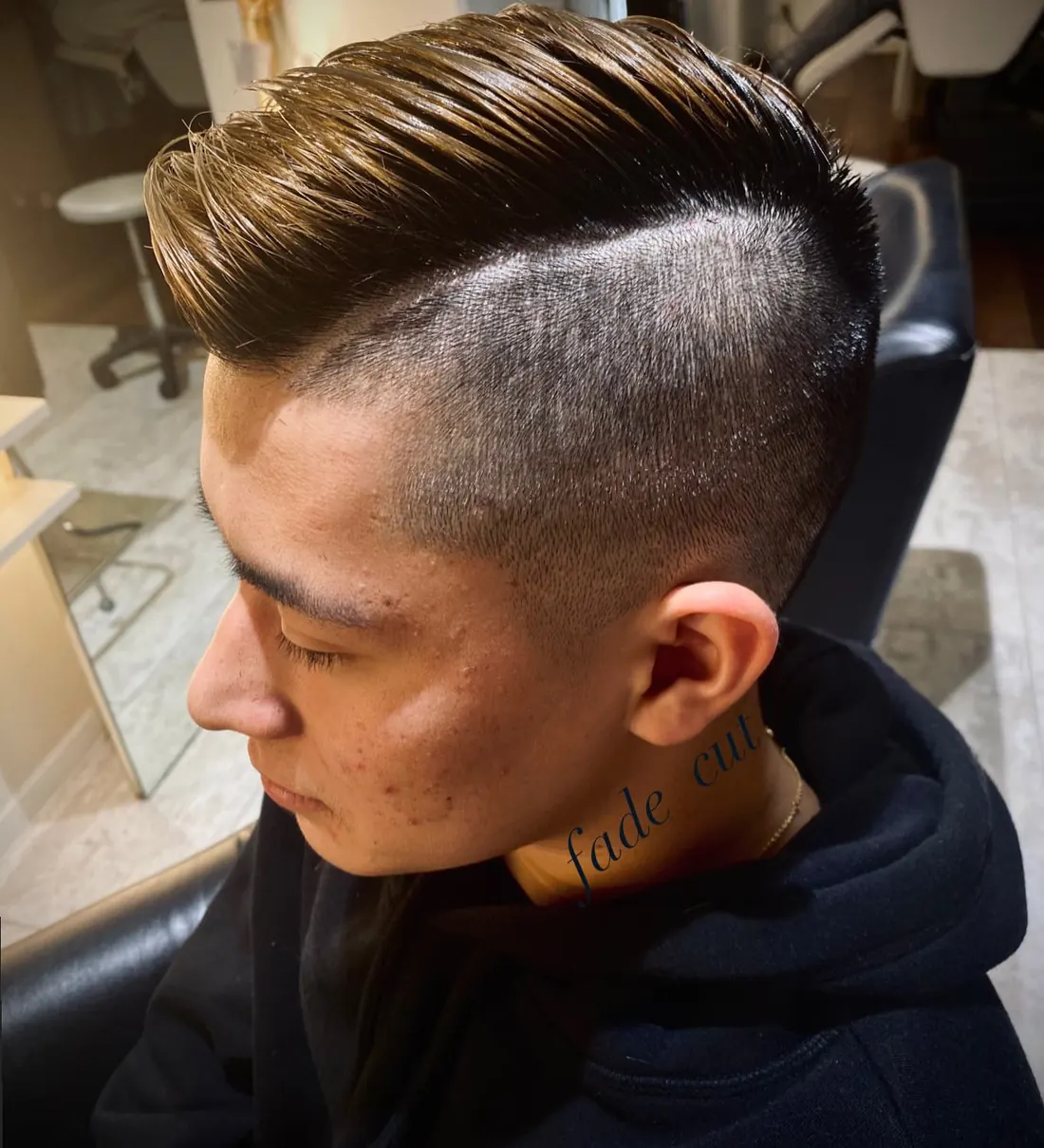 フェード・メンズパーマのヘアスタイル